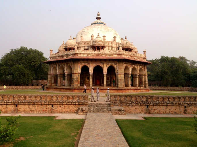 Isa_Khan's_Tomb_At_Delhi.jpg